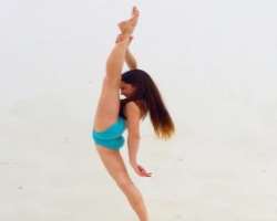 Apart from being an awesome actress, she is also an excellent dancer Apart from being an awesome actress, she is also an excellent dancer.
